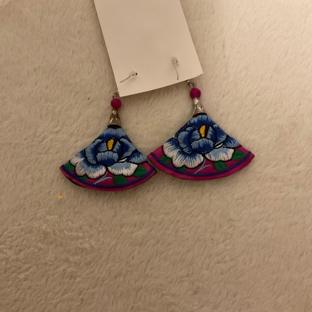 Vibrant Floral Earrings with Blue and Pink Accents - Picture 3 of 3